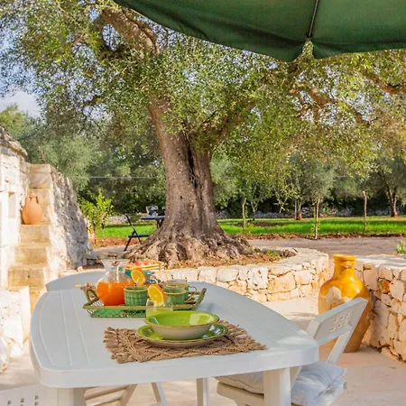 בית נופש Trullo Della Quercia By Interhome